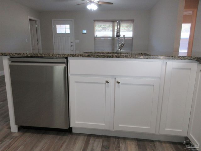 6816 Fast Gun Ln, Milton, FL 32570