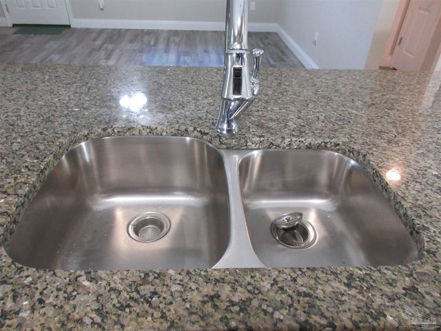 6816 Fast Gun Ln, Milton, FL 32570