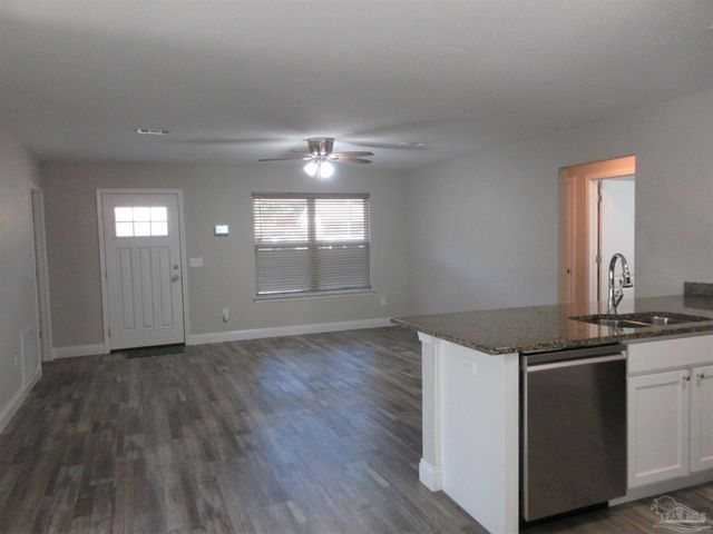 6816 Fast Gun Ln, Milton, FL 32570