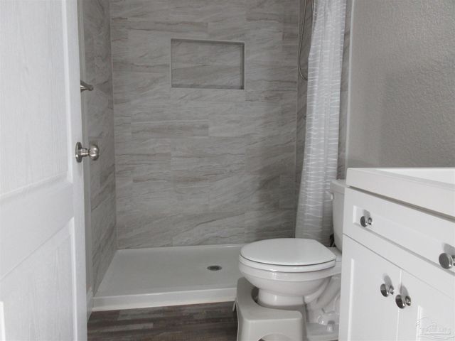 6816 Fast Gun Ln, Milton, FL 32570