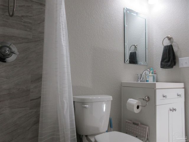 6816 Fast Gun Ln, Milton, FL 32570