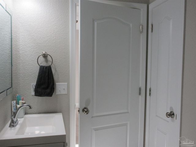 6816 Fast Gun Ln, Milton, FL 32570