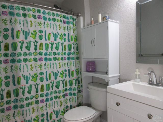 6816 Fast Gun Ln, Milton, FL 32570