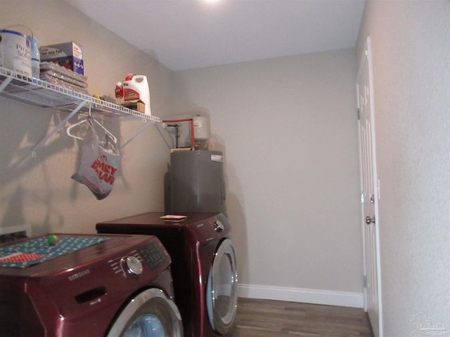 6816 Fast Gun Ln, Milton, FL 32570