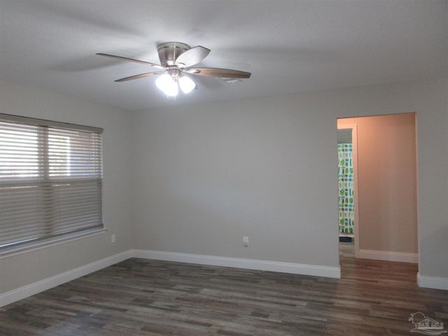 6816 Fast Gun Ln, Milton, FL 32570