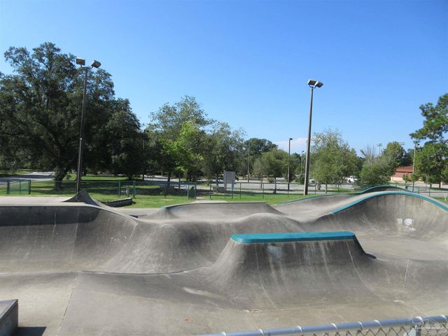 6816 Fast Gun Ln, Milton, FL 32570