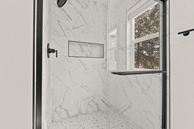 7330 Olde Creek Road, Rockford, IL 61114