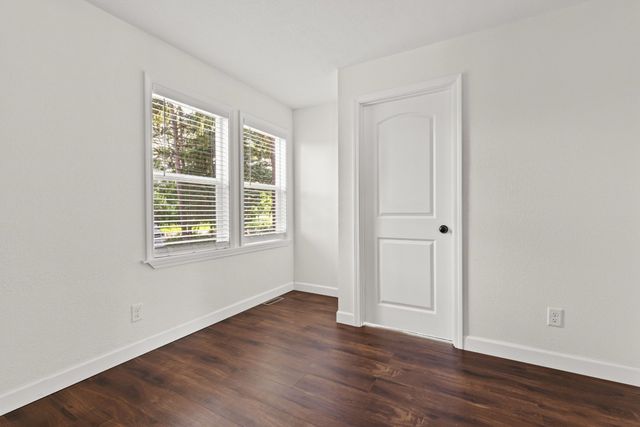 7330 Olde Creek Road, Rockford, IL 61114