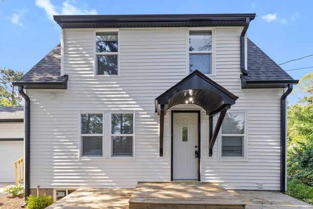 7330 Olde Creek Road, Rockford, IL 61114