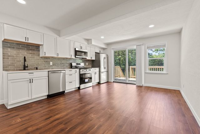 7330 Olde Creek Road, Rockford, IL 61114