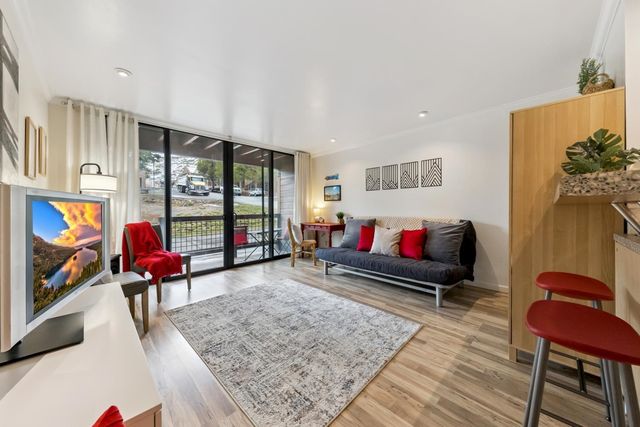 11589 Snowpeak Way Unit 105, Truckee, CA 96161