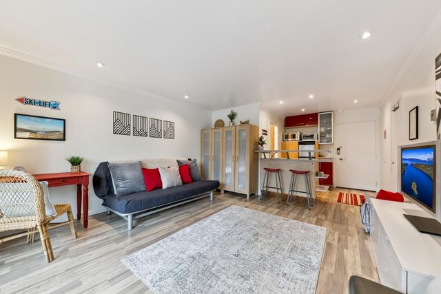 11589 Snowpeak Way Unit 105, Truckee, CA 96161