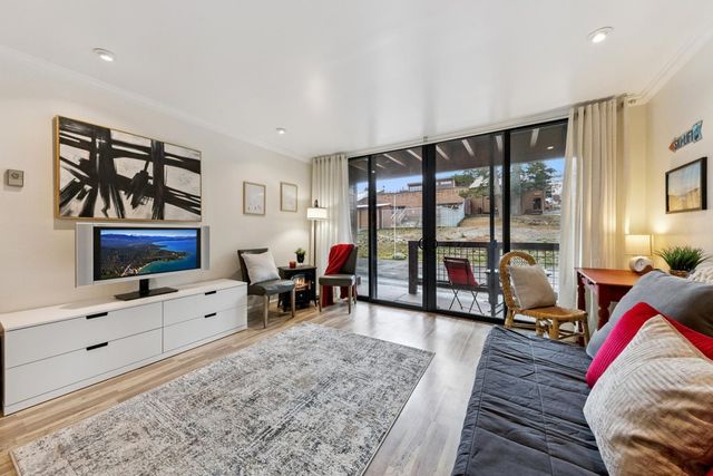 11589 Snowpeak Way Unit 105, Truckee, CA 96161