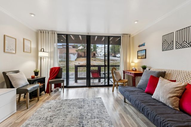 11589 Snowpeak Way Unit 105, Truckee, CA 96161