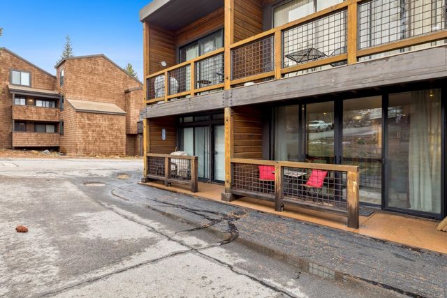 11589 Snowpeak Way Unit 105, Truckee, CA 96161