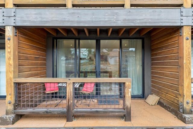 11589 Snowpeak Way Unit 105, Truckee, CA 96161