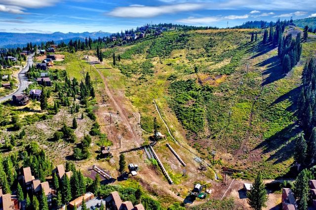 11589 Snowpeak Way Unit 105, Truckee, CA 96161