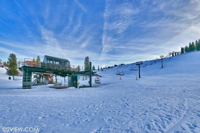 11589 Snowpeak Way Unit 105, Truckee, CA 96161