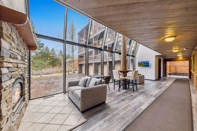 11589 Snowpeak Way Unit 105, Truckee, CA 96161