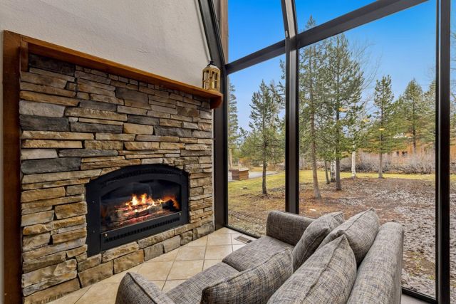 11589 Snowpeak Way Unit 105, Truckee, CA 96161