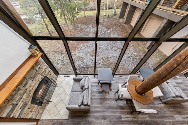 11589 Snowpeak Way Unit 105, Truckee, CA 96161