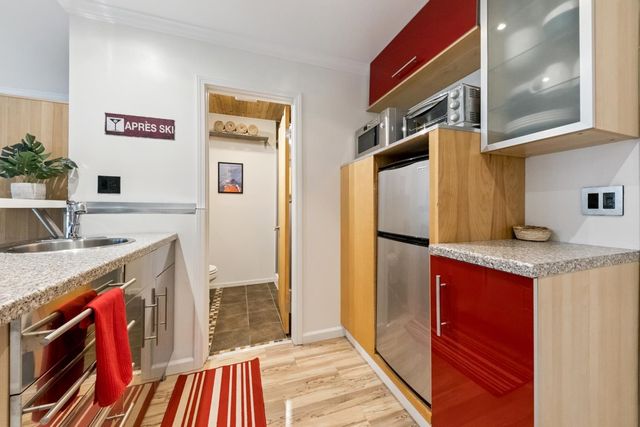 11589 Snowpeak Way Unit 105, Truckee, CA 96161