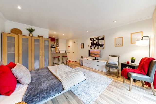 11589 Snowpeak Way Unit 105, Truckee, CA 96161