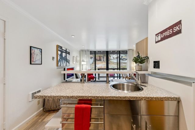 11589 Snowpeak Way Unit 105, Truckee, CA 96161