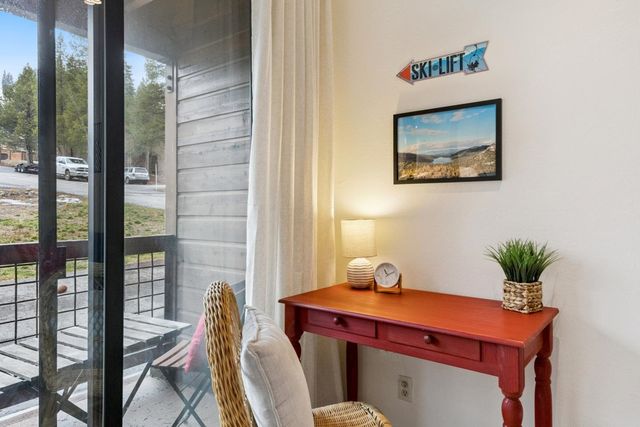 11589 Snowpeak Way Unit 105, Truckee, CA 96161