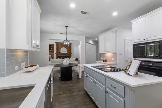 700 Crown Court, Keller, TX 76248
