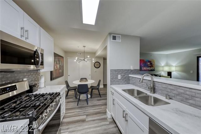 950 Seven Hills Drive 2013, Henderson, NV 89052