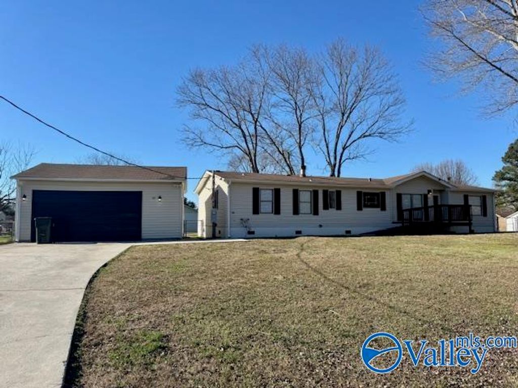 102 Lucas Circle, New Market, AL 35761