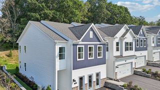 160 River Ridge Dr, Moon/crescent Twp, PA 15108