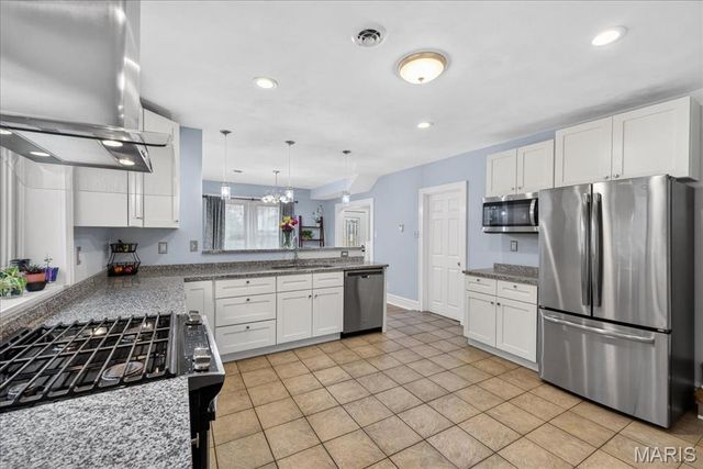 6424 Bradley Avenue, St Louis, MO 63139