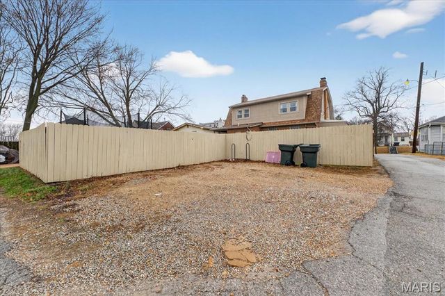 6424 Bradley Avenue, St Louis, MO 63139