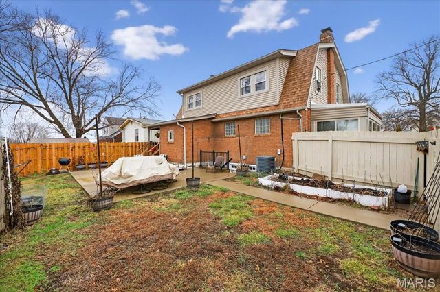 6424 Bradley Avenue, St Louis, MO 63139