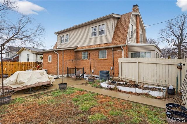 6424 Bradley Avenue, St Louis, MO 63139