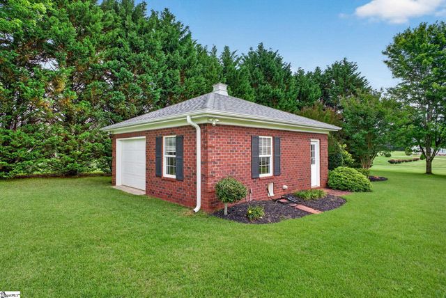 6 Ione Circle, Williamston, SC 29697