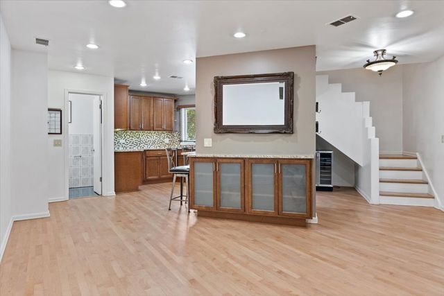 414 S Dee Road, Park Ridge, IL 60068