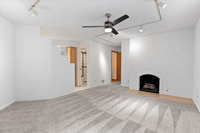 414 S Dee Road, Park Ridge, IL 60068