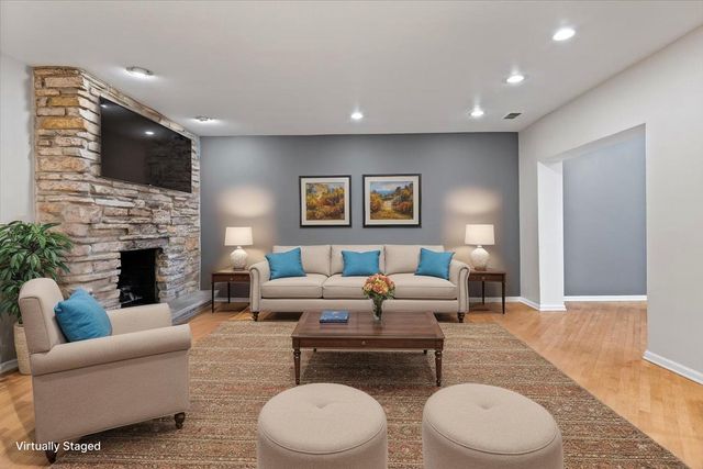 414 S Dee Road, Park Ridge, IL 60068