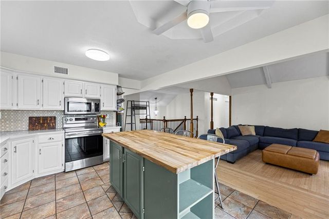 19817 S Clare Road, Spring Hill, KS 66083