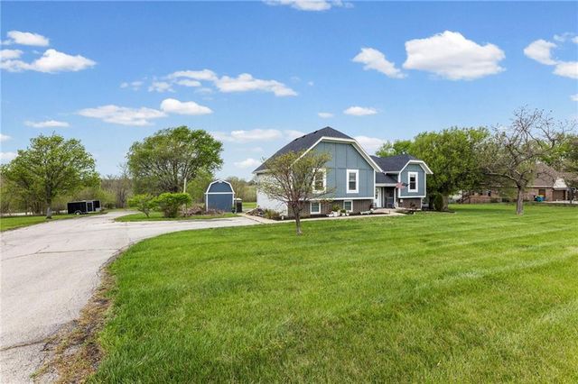 19817 S Clare Road, Spring Hill, KS 66083