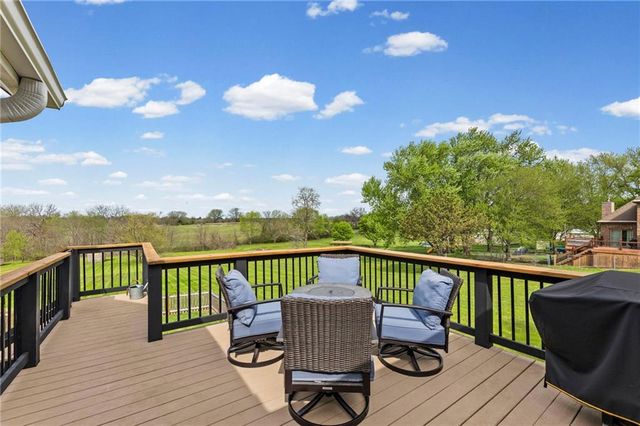 19817 S Clare Road, Spring Hill, KS 66083