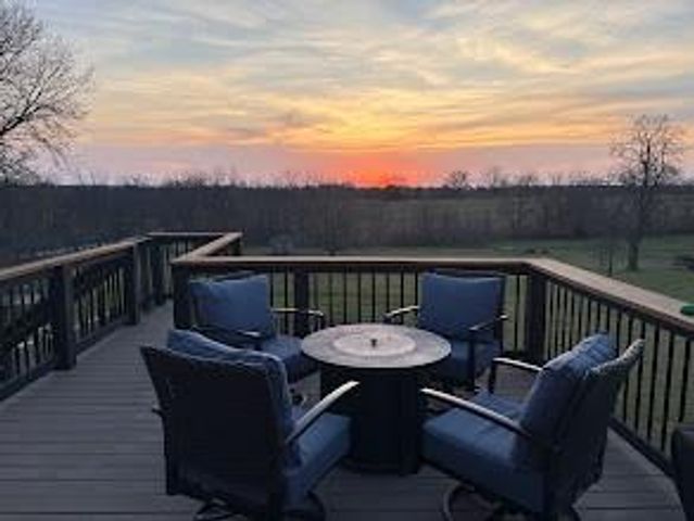 19817 S Clare Road, Spring Hill, KS 66083