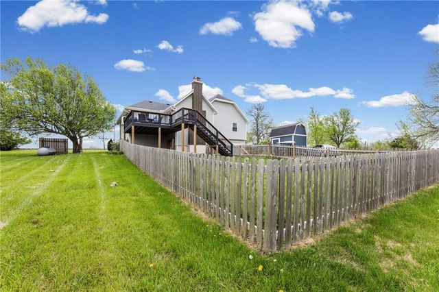 19817 S Clare Road, Spring Hill, KS 66083