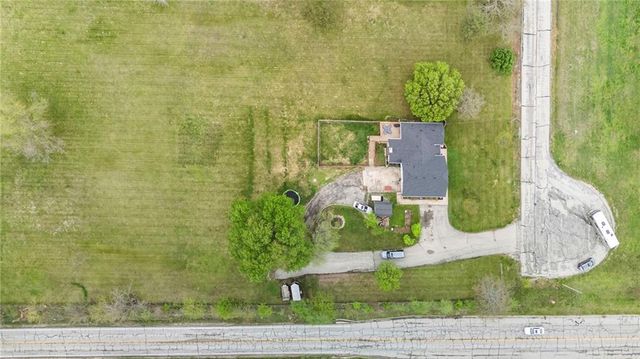 19817 S Clare Road, Spring Hill, KS 66083