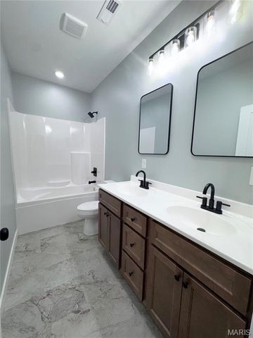 426 Honeysuckle Drive, Hannibal, MO 63401