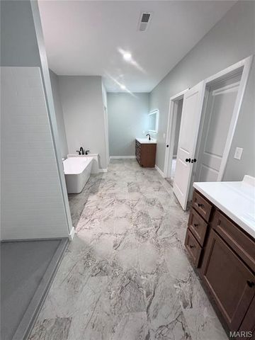 426 Honeysuckle Drive, Hannibal, MO 63401