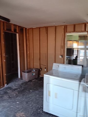 39669 Ormsby Street, Clinton Charter Township, MI 48036